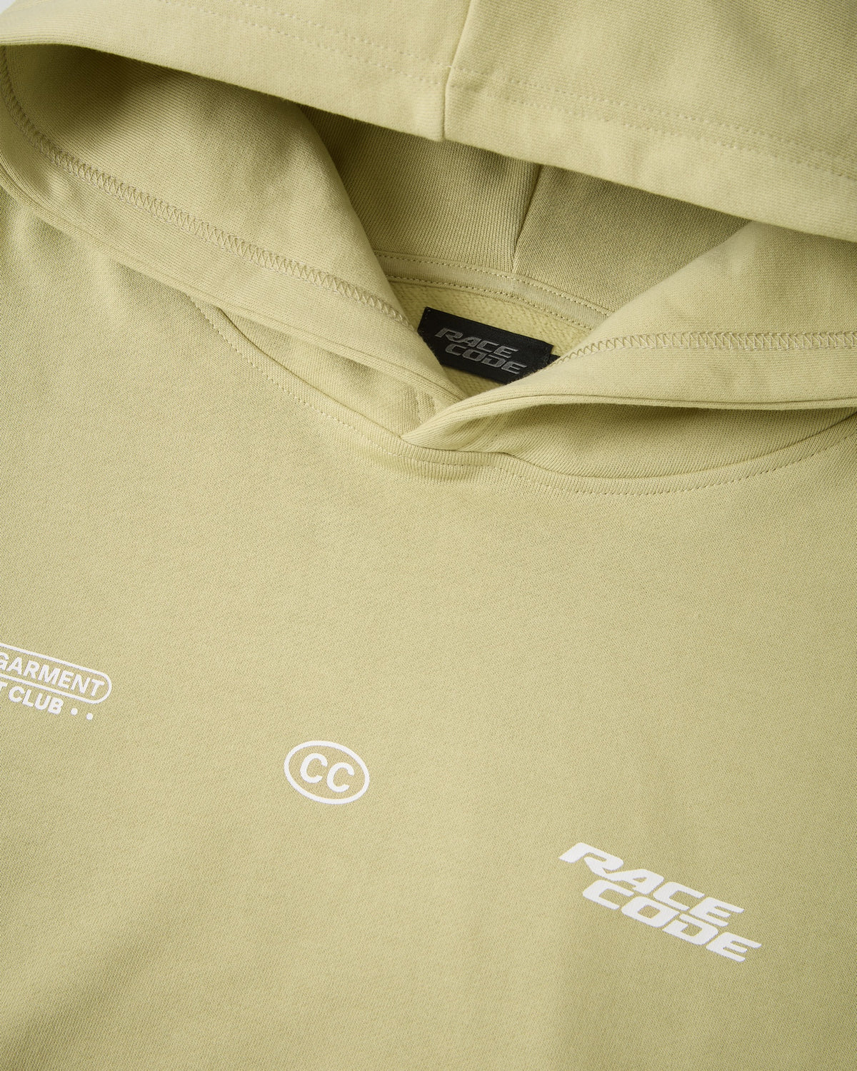 Circuit Club Khaki Hoodie: capucha, etiqueta del cuello y gráficos del pecho